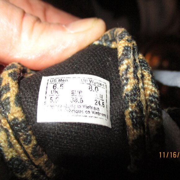 Cheetah Vans - Off the Wall - Picture 10 of 16